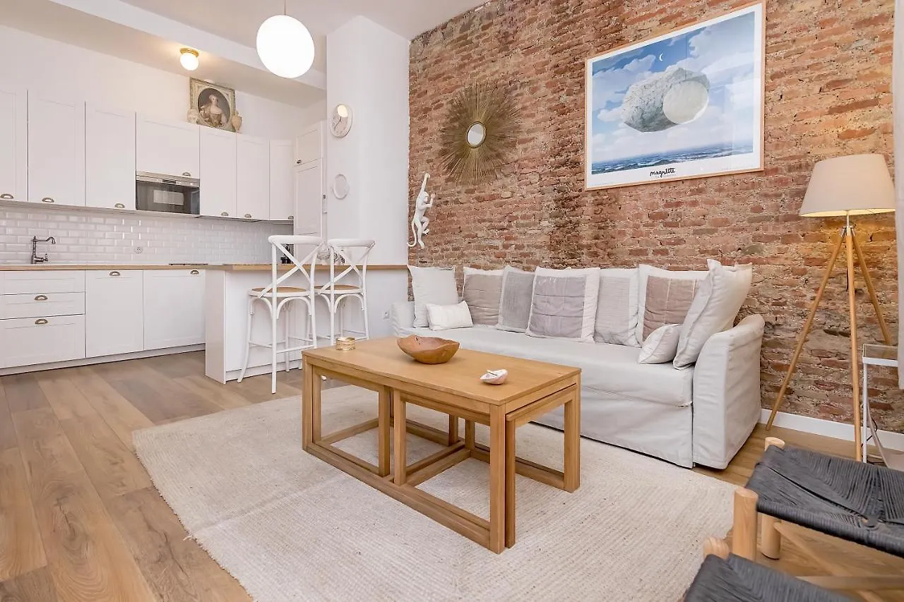 Apartment Bhost - Nino Guevara Malaga
